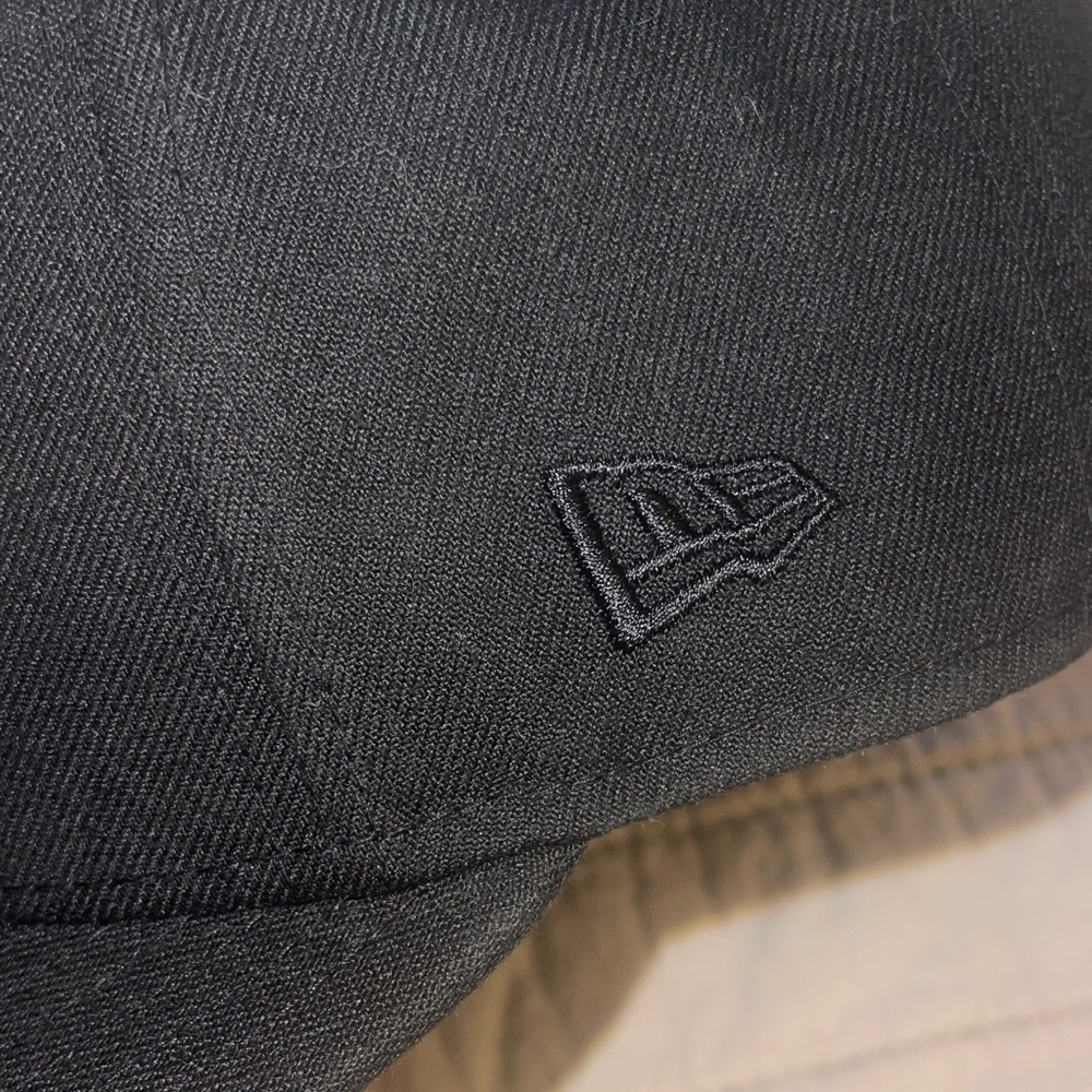 Black Dodgers Cap with Multicolor Logo- Cooperstown Collection- New Era - Picture 7 of 8